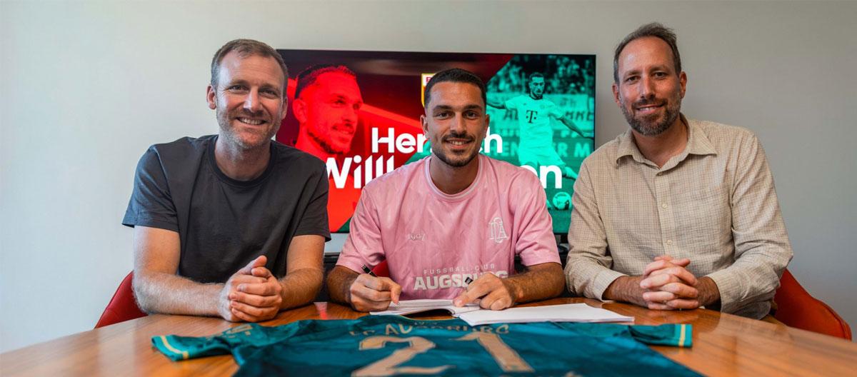 Young Bayern Munich winger Arijon Ibrahimović officially joins Augsburg on-loan..