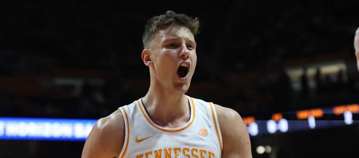 Polish forward Milicic II will join the Knicks and make his NBA debut.