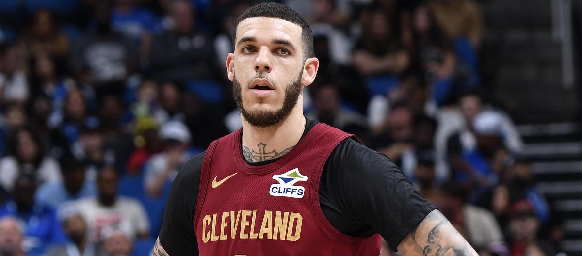Lonzo Ball denies retirement rumors: I'm still waiting for the team to call.