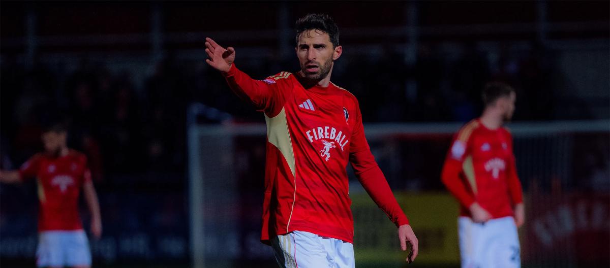 Italian football star Borini has announced his retirement; he won the Premier League title with Chelsea.