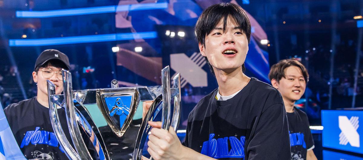 英雄联盟：前DRX战队下路选手金赫奎（ID：Deft）预计将于2027年重返职业赛场，加盟农心红力战队。