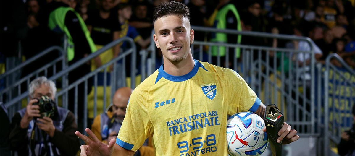 Serie A – Raimondo scores a hat-trick as Frosinone defeats Sassuolo 4-2 at home.
