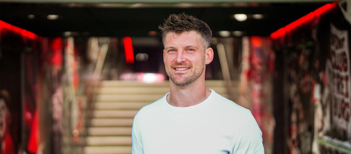 Official: Freiburg extends contract with 34-year-old right-back Lucas Kübler