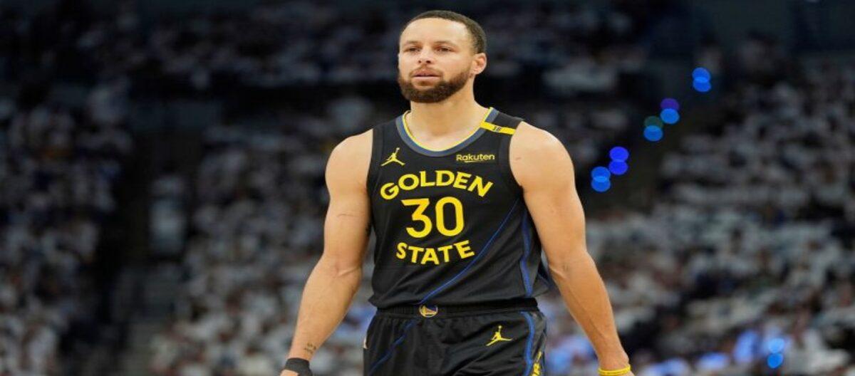 Curry is recovering well from a sprained right ankle and the Warriors expect him to play in the season opener.