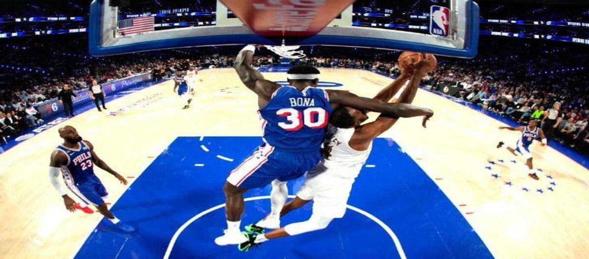 Maxi scored 32 points as the 76ers rallied to defeat the Cavaliers 114-106.