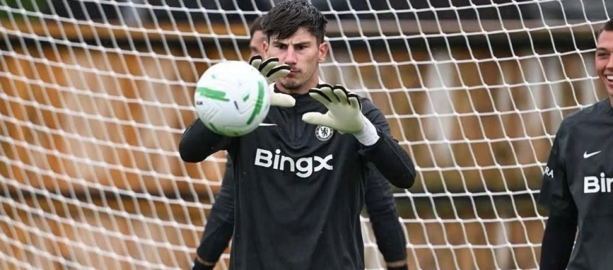 Xabi Alonso believes goalkeeper Mike Penders is ready for the challenge.