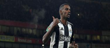 ◤Carabao Cup◢ Alexander Isak scores as Newcastle United beats Arsenal with a 0-2 away win..