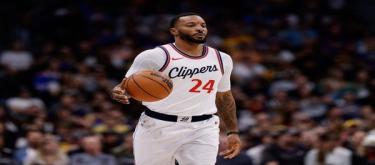 Powell returns from injury, Mavericks receive inside support, and their confidence increases against the Lakers