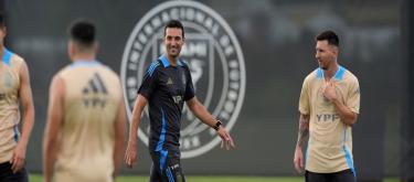 Argentina's new squad: Messi leads, Echeverri and Perrone selected for the first time