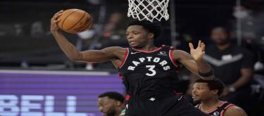 Curry led the Warriors to an away win over the Knicks, Anunoby scored 29 points