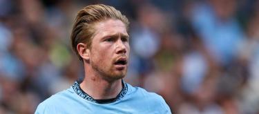 Manchester City midfielder Kevin De Bruyne "open to moving to other clubs and stay in the Premier League after his contract expires this summer"..