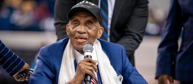 Dick Barnett dies at 88