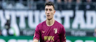 Wolfsburg defender Zesiger officially transfers to Augsburg with a buyout fee of 4 million euros