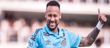 Official: Brazilian star Neymar renews contract with Santos until December 2026