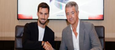 Official: Atletico Madrid officially signed Villarreal midfielder Baena with a 5-year contract