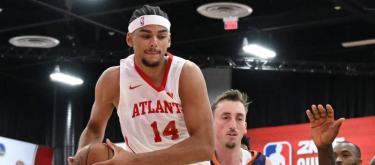 Asa Newell's explosion helps Atlanta Hawks beat Phoenix Suns