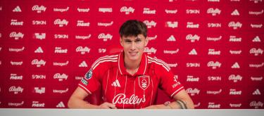 Nottingham Forest officially announce the signing of Juventus' Italy international defender wonderkid Nicolò Savona..