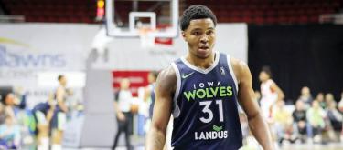 Minnesota Timberwolves officially sign guard Nojel Easton