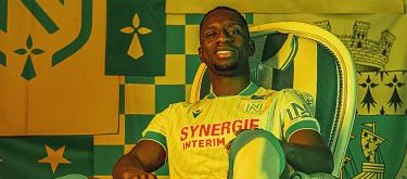 Nantes officially announce the signing of Lens' Colombia international defender Deiver Machado..