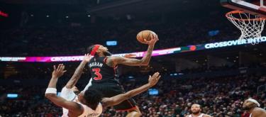 Brunson's 35-point outburst led the Knicks to a 117-101 victory over the Raptors.