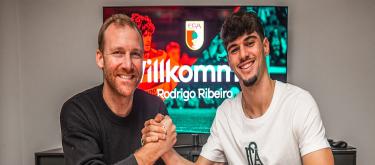 Official: Augsburg have signed Portuguese striker Rodrigo Ribeiro on loan, with a buy-out fee of €6 million.