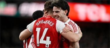 Premier League – Dzekeresh scores twice as Arsenal beat Sunderland 3-0.