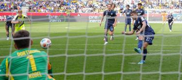 Bundesliga – Borussia Dortmund suffer a last-minute defeat, losing 1-2 to Hoffenheim; Kramaric scores twice.