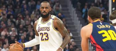 Carmelo Anthony hopes LeBron James can play alongside Stephen Curry.