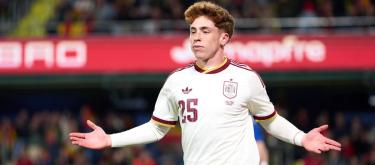 Liverpool manager Iraola praises new signing Muñoz for his ambition