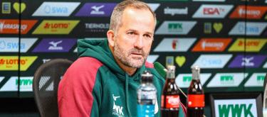 Manuel Baum hopes the players will adhere to the team's playing philosophy and consistently demonstrate a fighting spirit in matches.